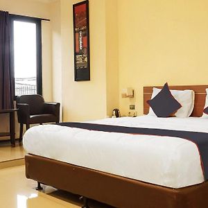 Super Oyo Collection O 91409 Hotel Fiducia Otista 153 - 157